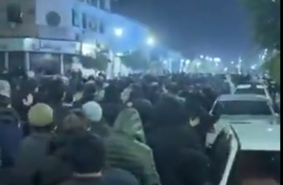 Përshkallëzohen protestat! Irani në ‘blackout’, dhjetëra të vrarë dhe mijëra të arrestuar