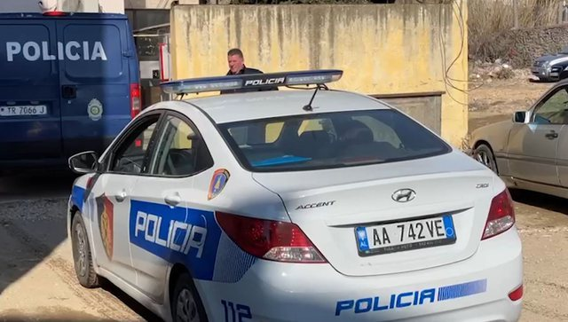 Sherr me armë brenda lokalit?! Dy të dëmtuar në Lezhë