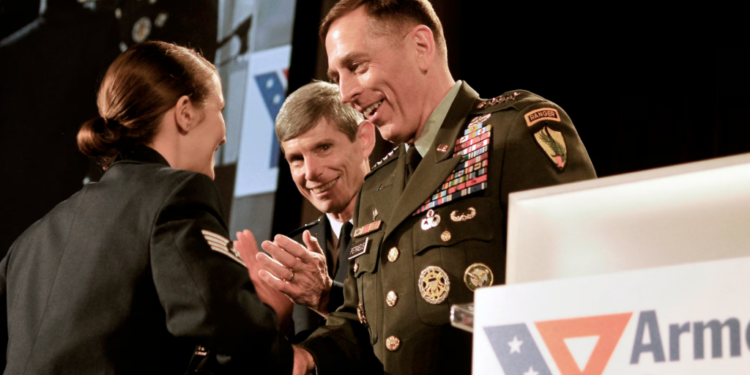 Ish-shefi i CIA-s: Teherani në pikën më të ulët, skenari i errët i përballjes SHBA-Iran