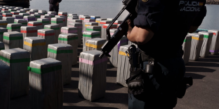 “Çmontohet” banda kriminale në Spanjë, përdornin notuesit për të fshehur kokainën në anije