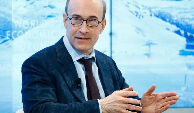 Europa përballë Trump, mes ‘bisturisë’ strategjike dhe ‘vetëvrasjes’ me luftë tregtare