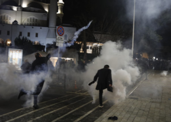 Protesta e opozitës më 24 janar, AMP nis hetimet për shoqërimin e të miturit