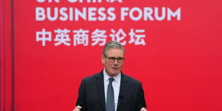 Trump paralajmëron Starmer: Të bësh biznes me Kinën, shumë e rrezikshme!