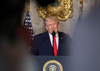 Trump ashpërson qëndrimin për Groenlandën para Davosit: Nuk ka më kthim mbrapa