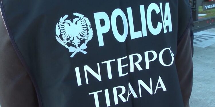 “Liberterra III”, goditje globale trafikut njerëzor, shkatërrohen 2 grupe kriminale në Shqipëri, 27 të arrestuar