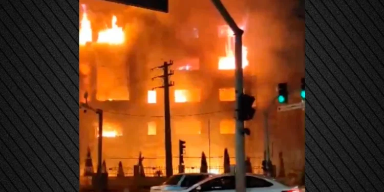 VIDEO-Përshkallëzohen protestat në Iran, të paktën 217 viktima! “Teherani ka probleme të mëdha”, Trump: Do ndërhyjmë nëse..