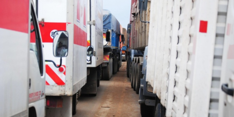 Kamionët bllokojnë kufijtë e Ballkanit për 7 ditë, preket edhe Shqipëria