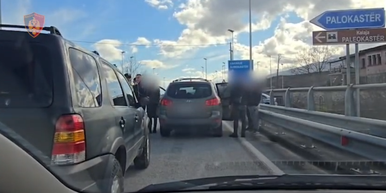 Po transportonin 34 kg kanabis, arrestohen 2 persona në Gjirokastër