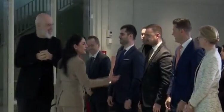 Balluku i jep “dritën jeshile” amerikanëve: CWP merr certifikatën për parkun 600 MW në Tropojë