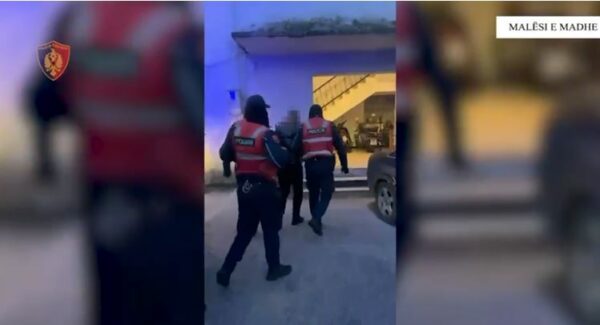 Malësi e Madhe, akuzohet për kultivim narkotikësh, arrestohet 35 vjeçari (EMRI)
