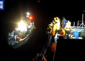 Kina të dielën dorëzoi 17 marinarë filipinas që shpëtoi nga një anije e mbytur