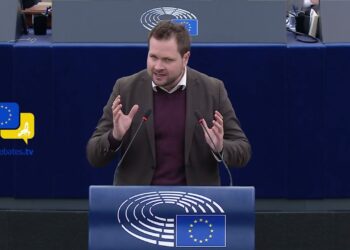 “Ik p**dhu”/ Eurodeputeti danez shan Trump, deklarata e tij bëhet virale