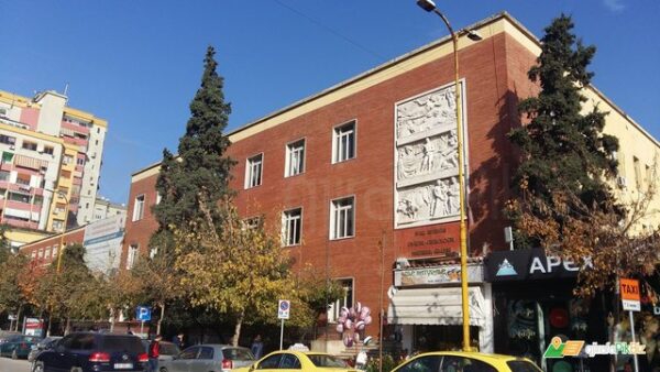 Detaje të tjera nga dhuna në maternitetin “Mbretëresha Geraldinë”! Mjeku kundërshtoi e kapi për fyti dhe e ofendoi kryeinfermieren pas…