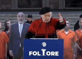 Militanti krahason Berishën me diellin: Doktor të rrosh… Shyqyr që e kemi! (VIDEO)