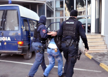 I dënuar me mbi 2 vite burg, arrestohet në Morinë 39-vjeçari i shpallur në kërkim ndërkombëtar
