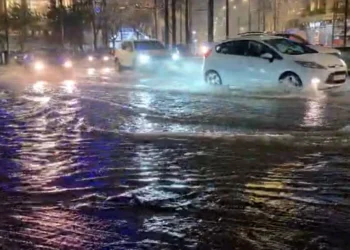 Moti i keq në Greqi, shënohen dy viktima, dëme dhe përmbytje në Athinë dhe në zonat bregdetare