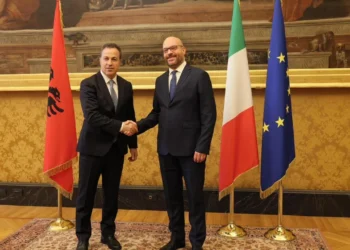 “Bashkëpunime në Komisionet Parlamentare”/ Peleshi takohet me Presidentin e Dhomës së Deputetëve të Parlamentit italian