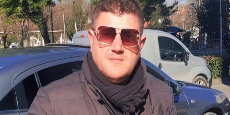 “He mo Çim a do vish te burgu?”, zbardhen bisedat mes policit të paraburgimit në Elbasan dhe shpërndarëses së drogës