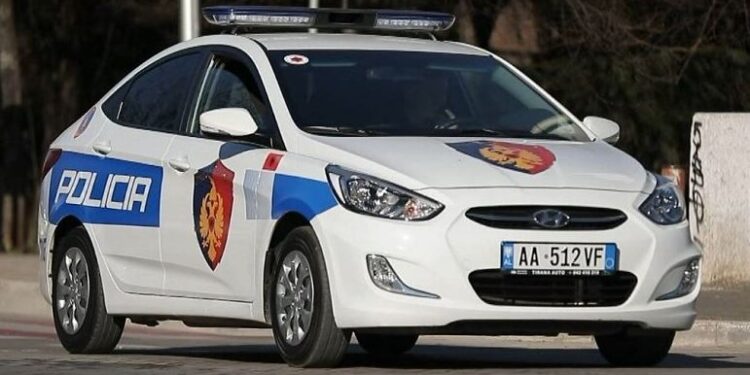 Dyshohet të ketë braktisur dy fëmijët e mitur, nis hetimi për 26-vjeçaren