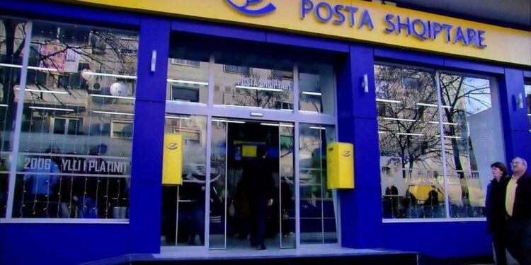 Grabitën 220 mijë euro pensione në Korçë, detaje nga hetimi i dy punonjëseve të Postës