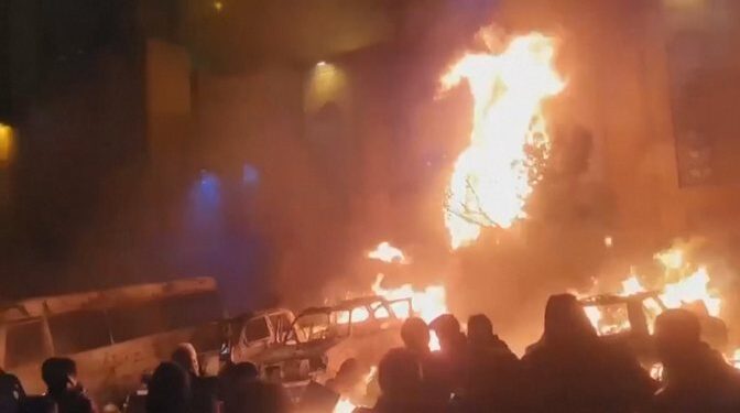 “Vdekje diktatorit! Kjo është beteja e fundit!” Përhapen protestat në Iran, autoritetet ndërpresin internetin