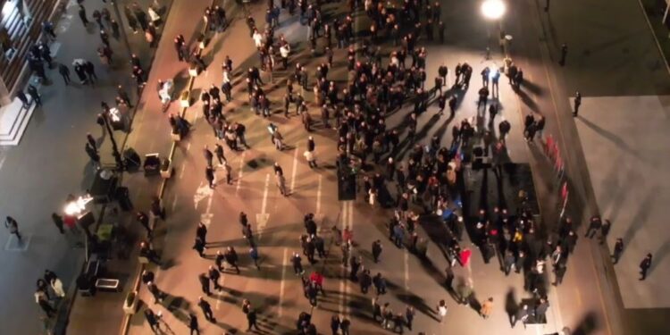Sot protesta e opozitës, mungojnë organizimet në degët lokale, protestuesit do udhëtojnë me..! Plani i masave nga policia