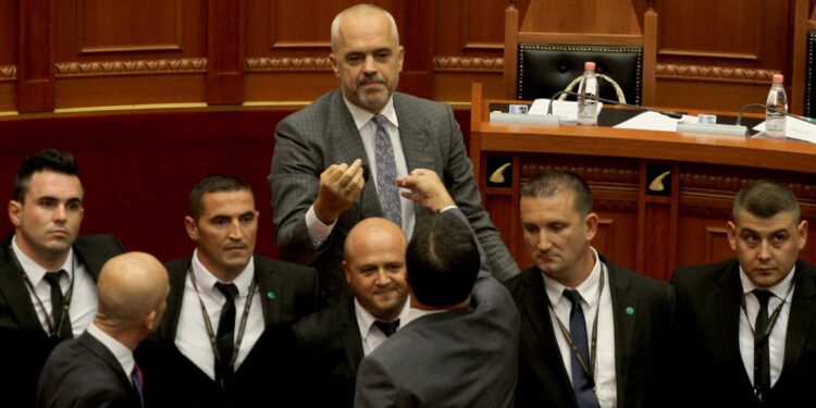 Flamur Noka thirrje publike Ramës: Do kesh fundin e keq, më beso! E ke mbushur kupën!