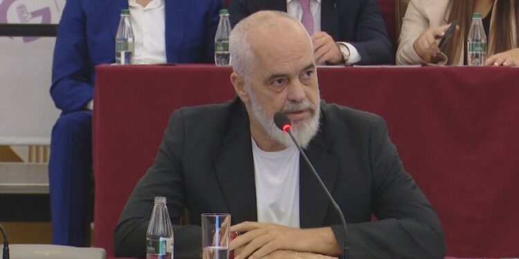 “Zhvisheni administratën nga familja!”/ Nëse vetëdeklarimi në parti nuk funksionon, Rama aktivizon…