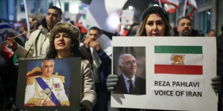 Kush është opozita iraniane? Nga dëshira për kthimin e monarkisë te lëvizjet e të rinjve “Gen Z”