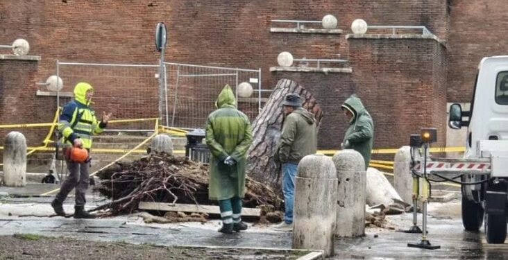 Italia përfshihet nga moti i keq, ndërprerje e qarkullimit në disa rajone, përmbytje dhe evakuime