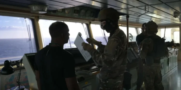 Britania i ofron mbështetje/ Franca ndalon një cisternë nafte ruse në Mesdhe! Macron: Asnjë nuk do kalojë…