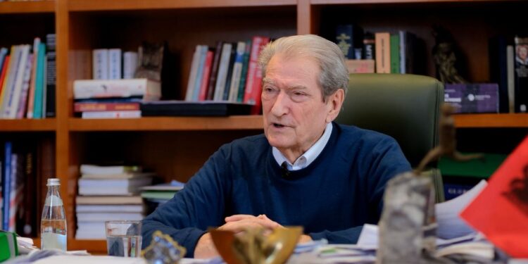 “Betejë për demokracinë”/ Berisha: Qeveria teknike do mbështetet nga të gjithë! Së shpejti tryezë e përbashkët me të gjitha forcat politike..