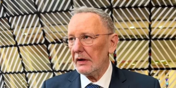 Akuzoi Kroacinë, Shqipërinë dhe Kosovën për një aleancë kundër popullit serb, ministri kroat-Vuçiçit: Duam paqe dhe…