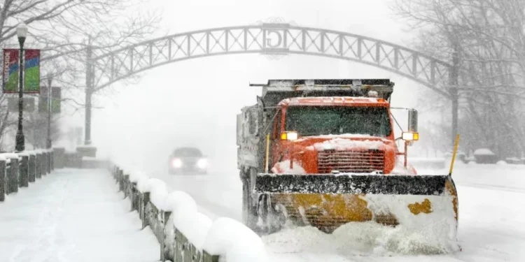 SHBA pret stuhinë e akullit, më shumë se 160 milionë banorë do të preken nga moti ekstrem këtë fundjavë
