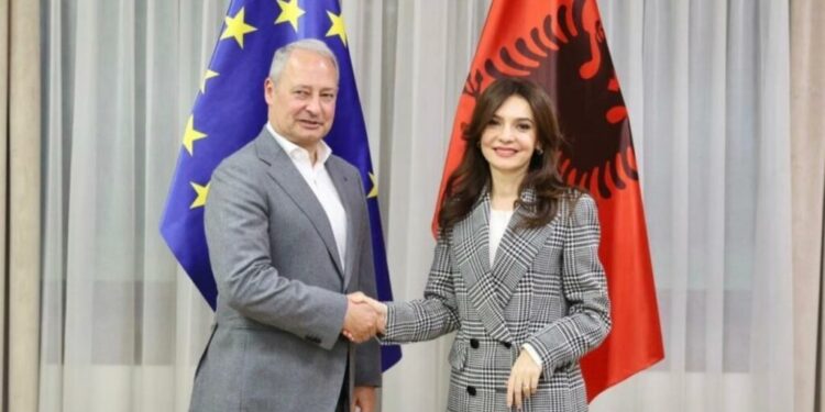 Spiropali me raportuesin për Shqipërinë në PE: Fazë e re për mbylljen e negociatave