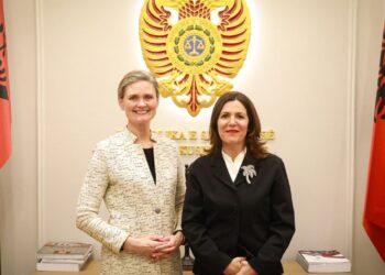 Van Horn takon kryetaren e Gjykatës Kushtetuese: Fokusi në sundimin e ligjit dhe në luftën kundër narkotrafikut