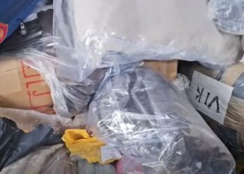 EMRAT| Fusnin veshje kontrabandë nga Kina dhe Turqia, në pranga 3 persona