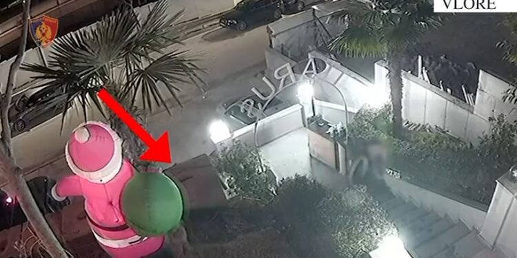 VIDEO-Vlorë, sherr mes të rinjve, qëllohet me armë zjarri/ Momenti i konfliktit, 2 të arrestuar (EMRAT)