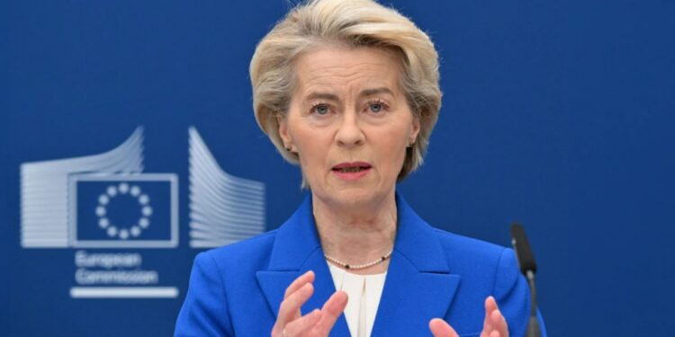 Danimarka forcon praninë ushtarake, Von der Leyen: Groenlanda i përket popullit të saj dhe është pjesë e NATO-s