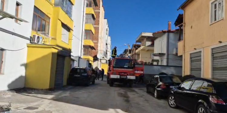 Ngjarje e rëndë në Korçë, e moshuara ndërron jetë nga asfiksia