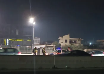 Makina përplas motoçikletën pranë mbikalimit të Shkozetit, plagoset drejtuesi, dërgohet me urgjencë në spital