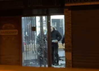 Berberi i plagosur sillet me urgjencë te Trauma, plagë në shpatull, bark e këmbë