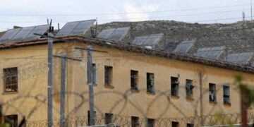 Amnistia Penale nuk prek vetëm shqiptarët, pritet të përfitojnë edhe 19 të huaj! 7 prej tyre lirohen menjëherë nga qelitë