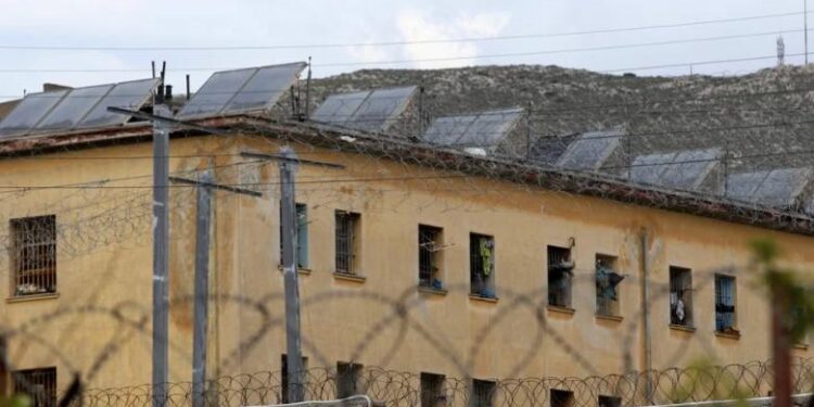 Amnistia Penale nuk prek vetëm shqiptarët, pritet të përfitojnë edhe 19 të huaj! 7 prej tyre lirohen menjëherë nga qelitë