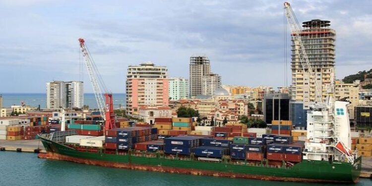 Mbetjet e ‘Kurum’/ Ishte shpallur në kërkim për ‘shpërdorim detyre’, arrestohet inspektori i Portit Durrës