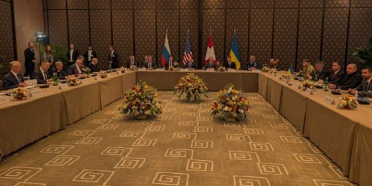 Përfundon dita e parë e negociatave 3-palëshe në Gjenevë/ Në tryezë Rusia, Ukraina dhe SHBA