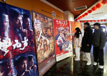 Kinë: Arkëtimet e kinemave tejkalojnë 8 miliardë juanë, të parat në nivel global