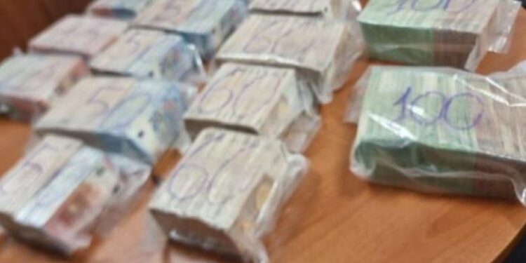 Kush është polici i Komisariatit nr. 5 në Tiranë që u kap duke transportuar 1 milion euro nga Serbia në Kosovë