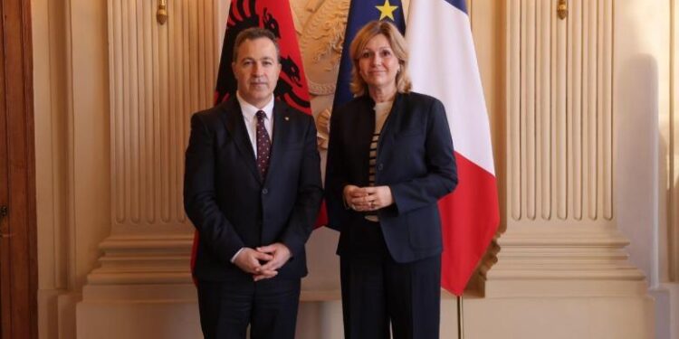 Peleshi pritet nga Presidentja e Asamblesë Kombëtare: Shqipëria në sprintin final drejt BE-së, Franca rikonfirmon mbështetjen