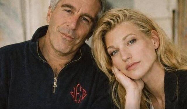 FOTO/ “A të kujtohet kur…”, zbulohet e dashura sekrete e Jeffrey Epstein!